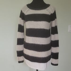 Ann Taylor Gray and White Crew Neck Sweater with Ribbed Texture